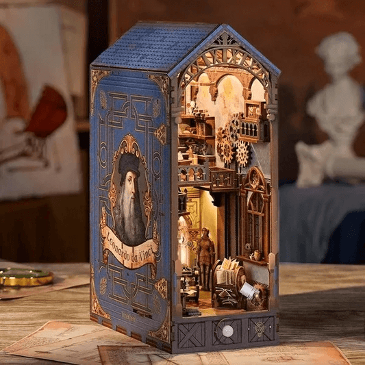 Leonardo Da Vinci DIY Book Nook Kit